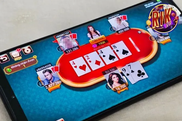 Game bài trực tuyến nhiều người chơi